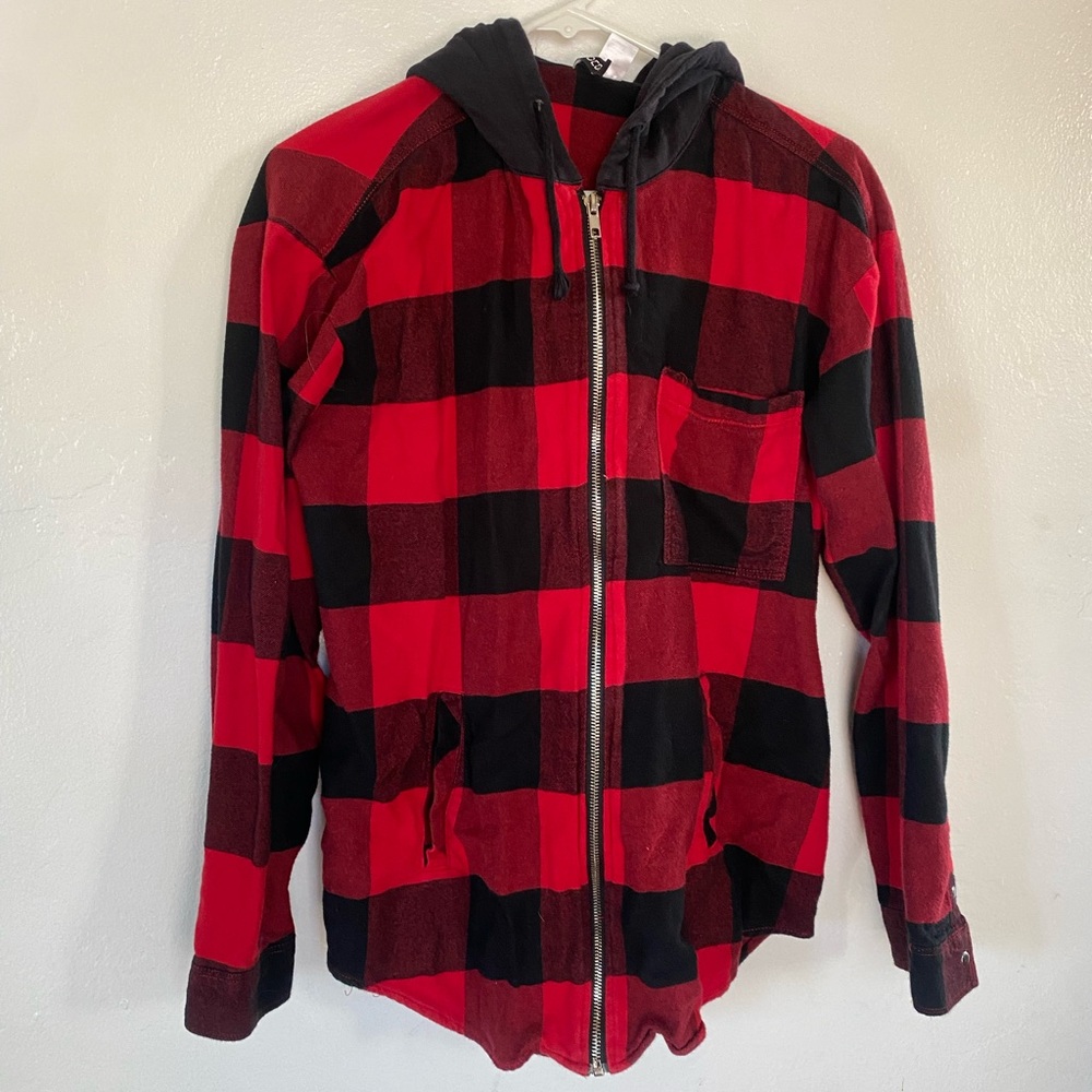 Flannel jacket with zipper and hood red & black